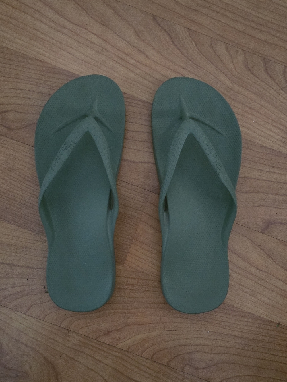 Archies Arch Support Flip Flops Olive Green *Like New* Size 9